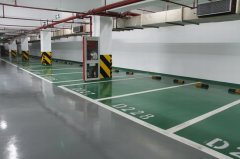 环氧地坪漆工程如何处理施工裂缝